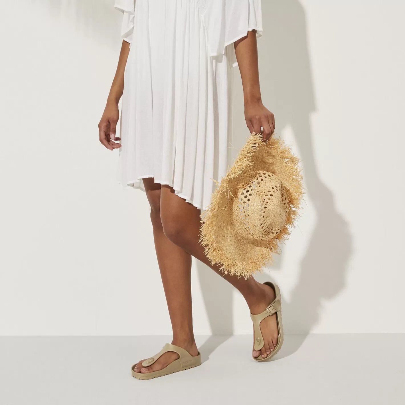 Flash Sale Birkenstock Gizeh Essentials Glamour Gold